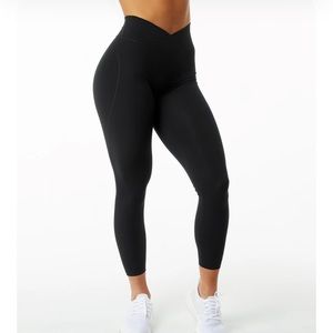 Alphalete Surface cross Waist Leggings